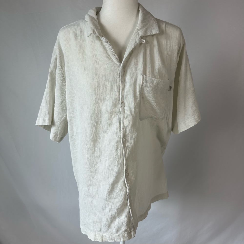 Standard/Cloth Button Down